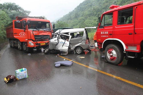 四川一油罐车坠崖事故致2人死亡，悲剧再次敲响安全警钟 四川油罐车运输公司