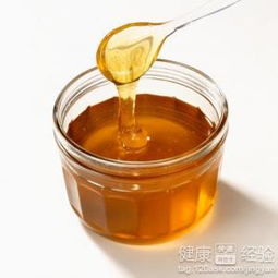 蜂蜜泡酒的作用与功效是什么 蜂蜜泡酒的作用与功效